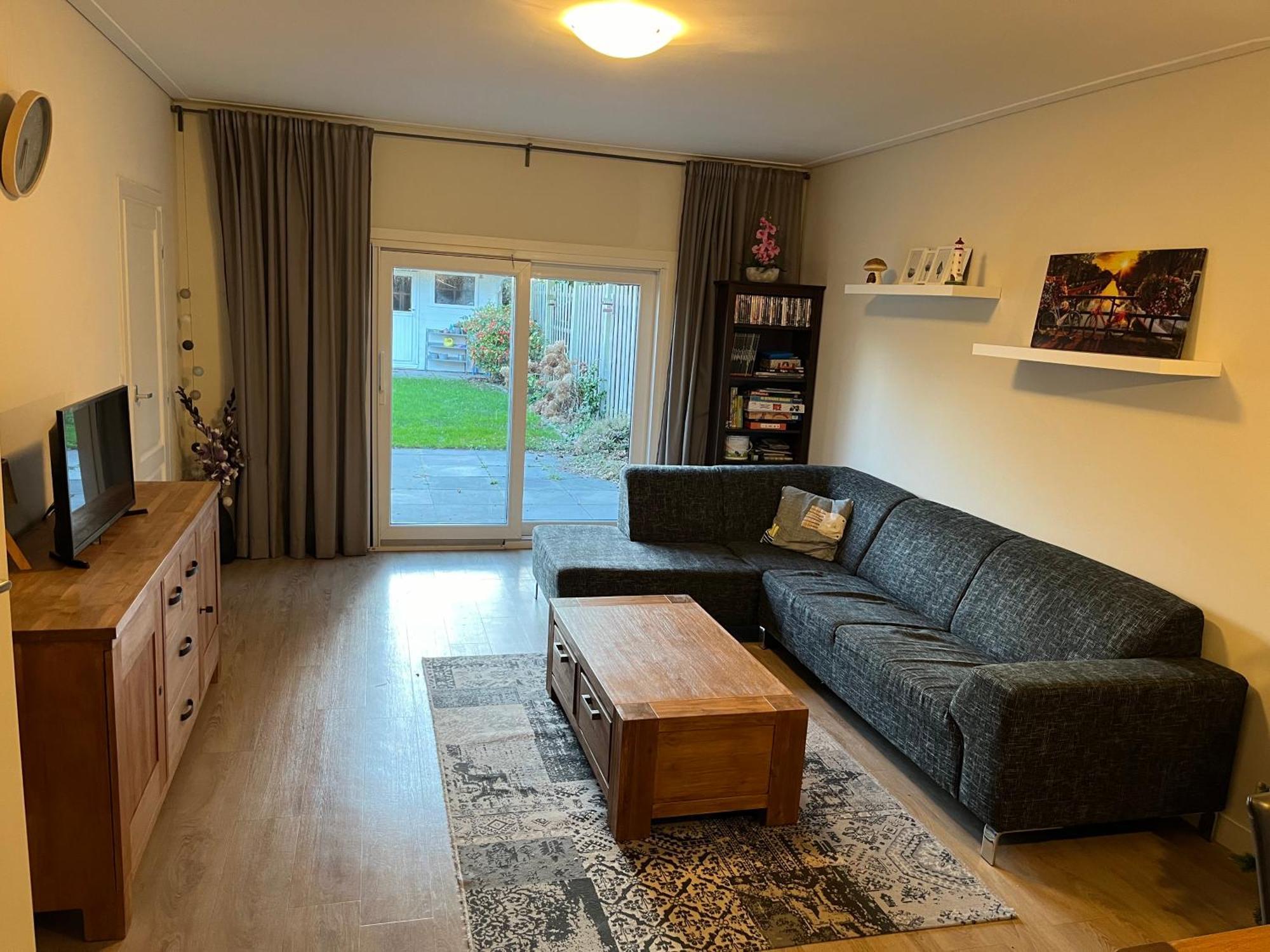 Rustig Gelegen Recreatiewoning In Zeeland Lägenhet Bruinisse Exteriör bild